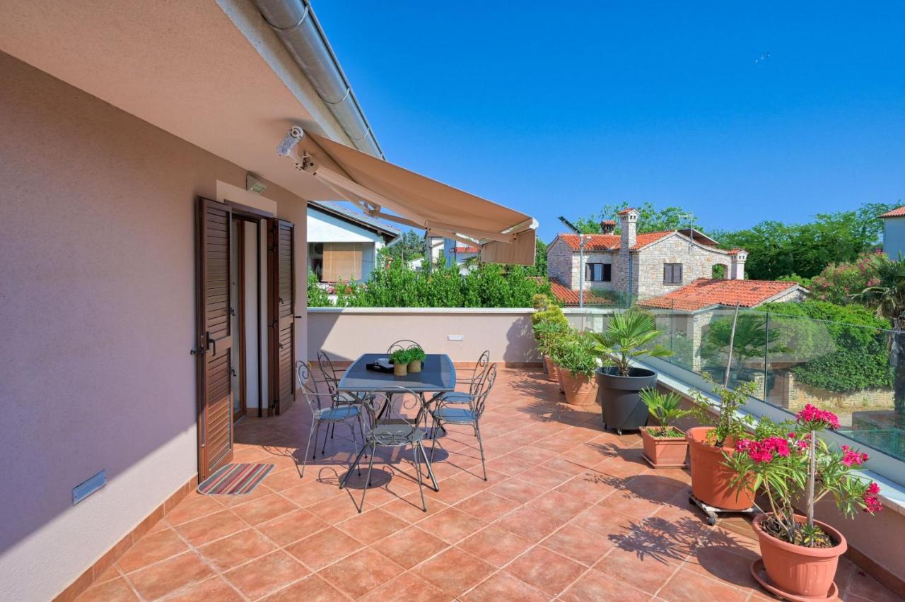 Nina Medulin Exterior foto